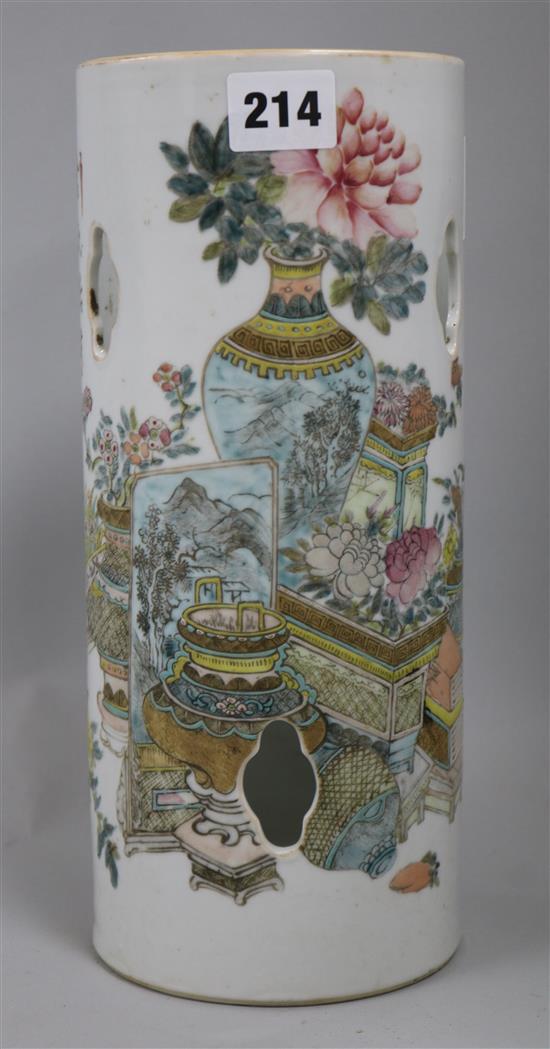 A Chinese famille rose hat stand, early 20th century